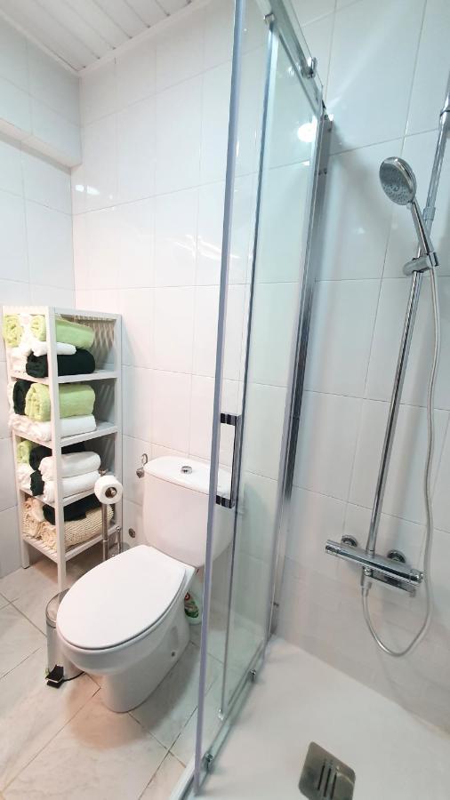 Caldas Da Rainha'S Green & White Екстериор снимка
